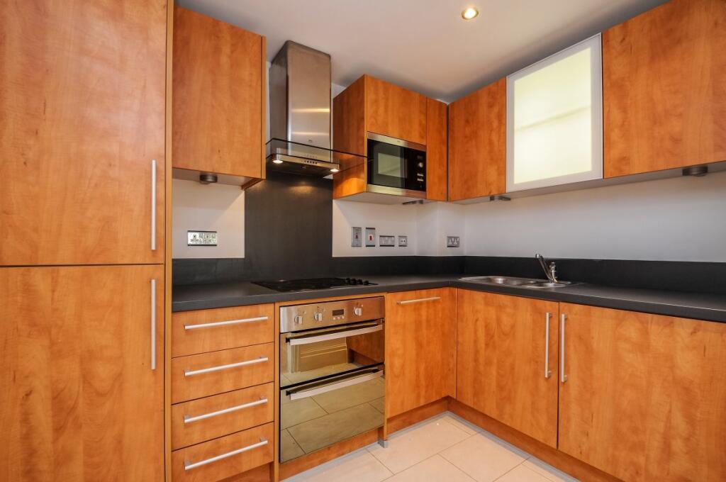 Flat Seven Kings Way in Greater London