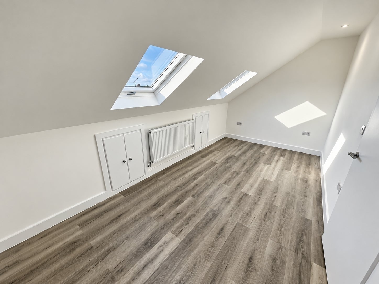 Flat Fernham Road in Greater London