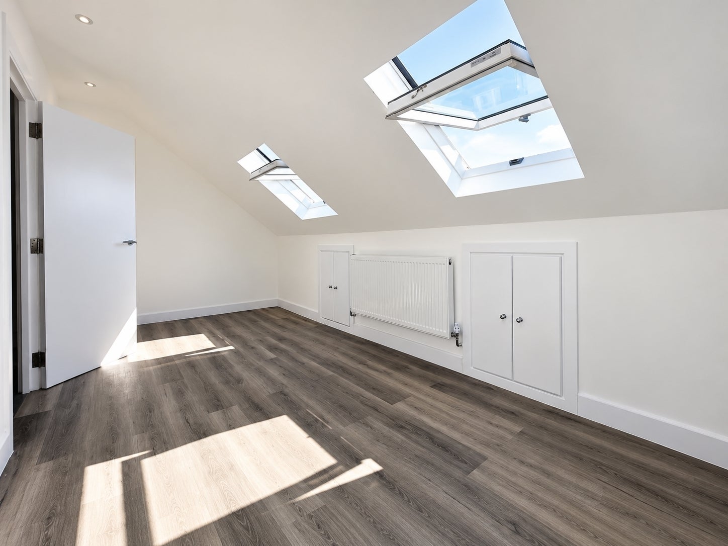 Flat Fernham Road in Greater London