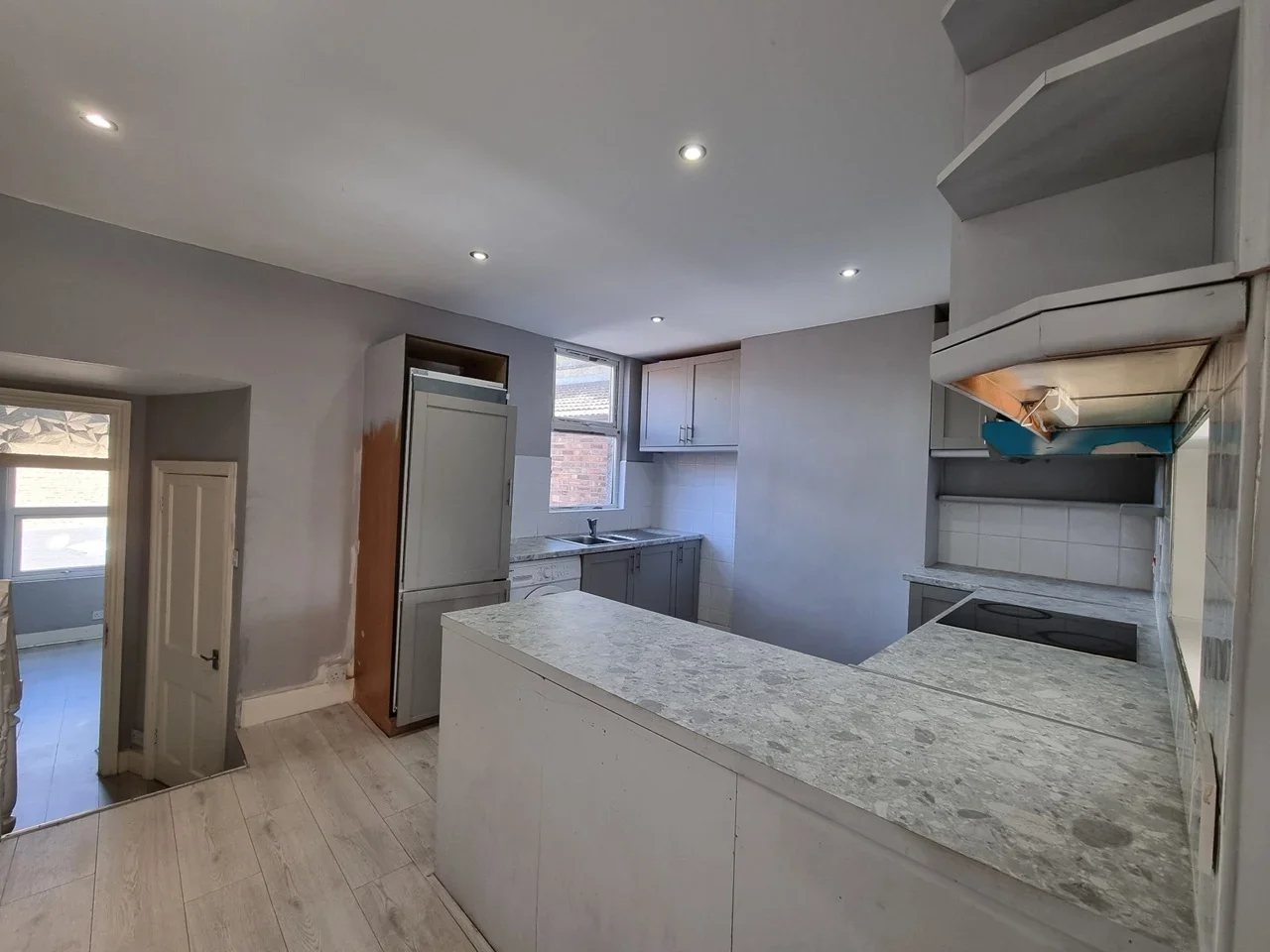 Flat Bounces Road in Greater London