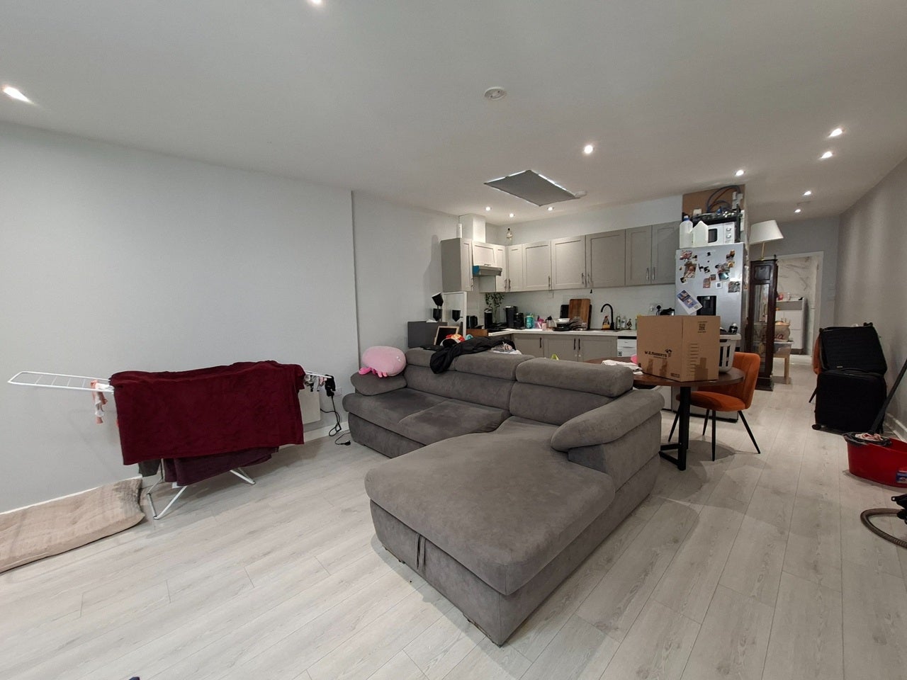 Flat Bounces Road in Greater London