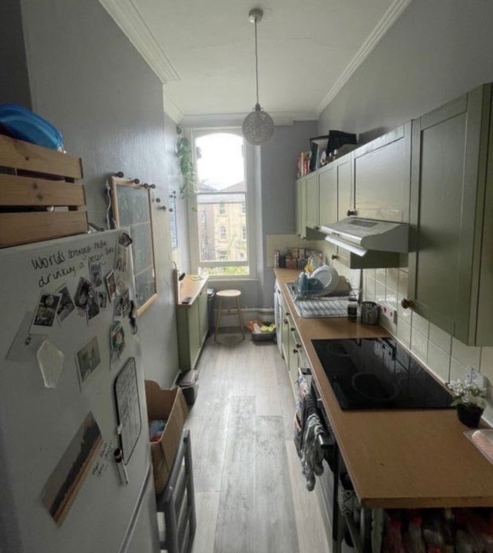 Room Elmgrove Road in Bristol