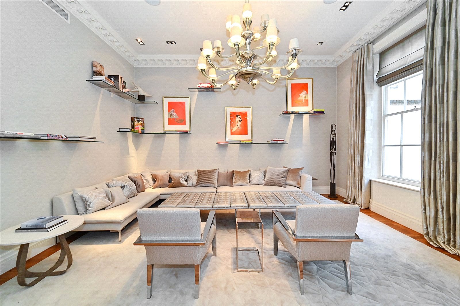Flat Upper Grosvenor Street in City of Westminster
