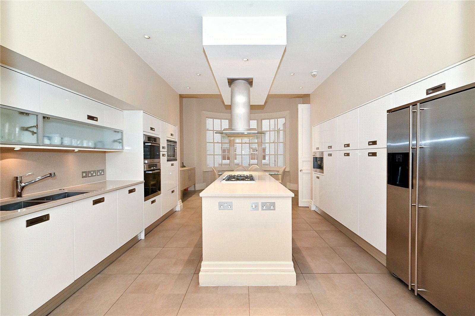 Flat Upper Grosvenor Street in City of Westminster
