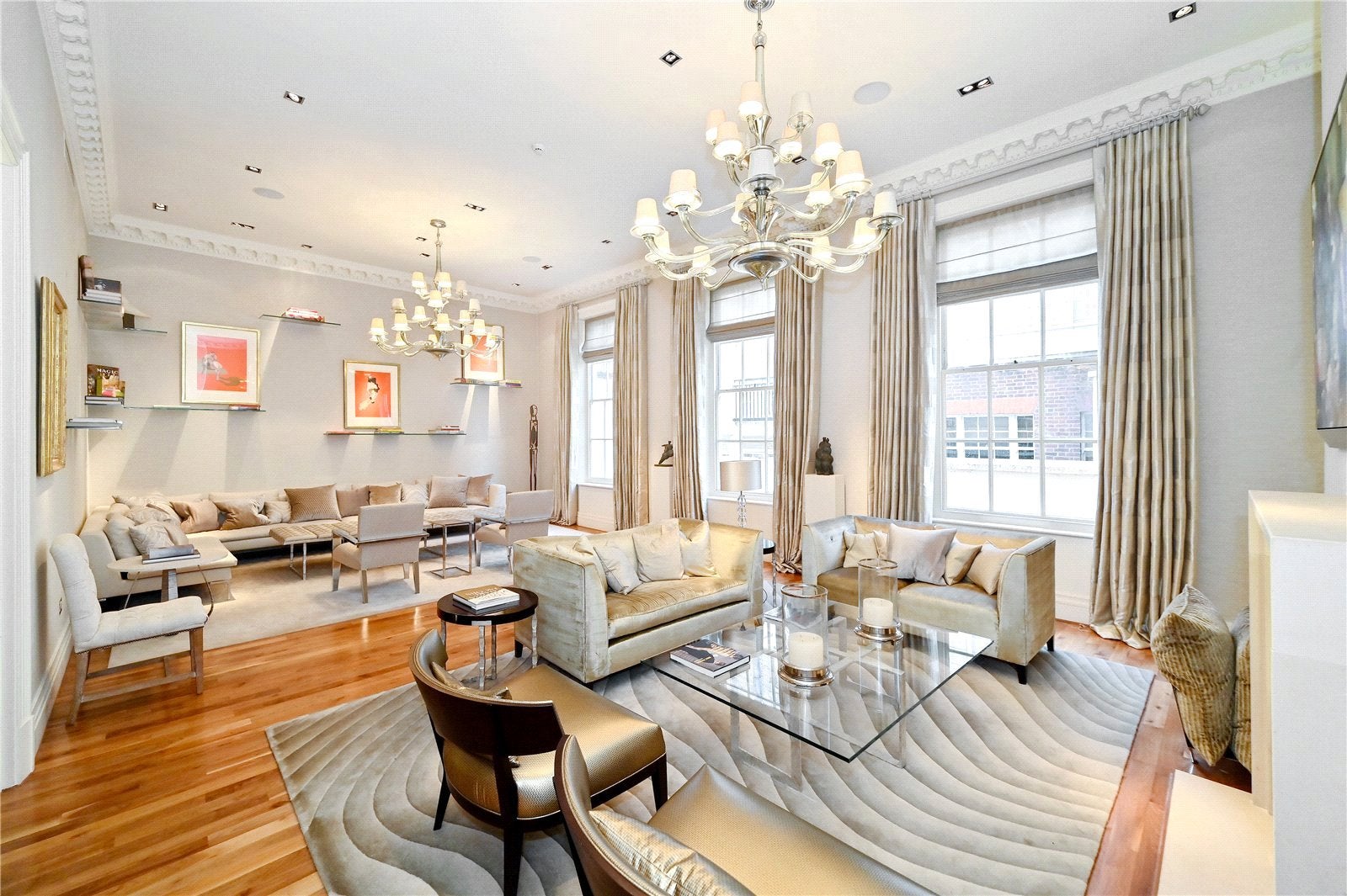Flat Upper Grosvenor Street in City of Westminster