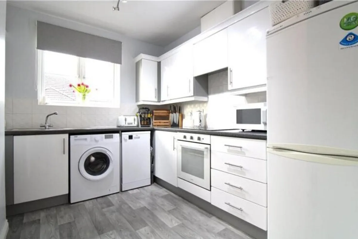 Flat Swan Close in Stratton St. Margaret