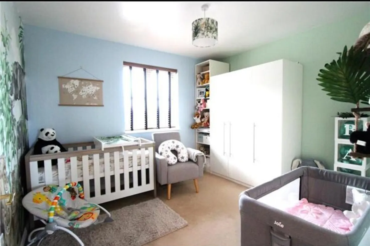 Flat Swan Close in Stratton St. Margaret