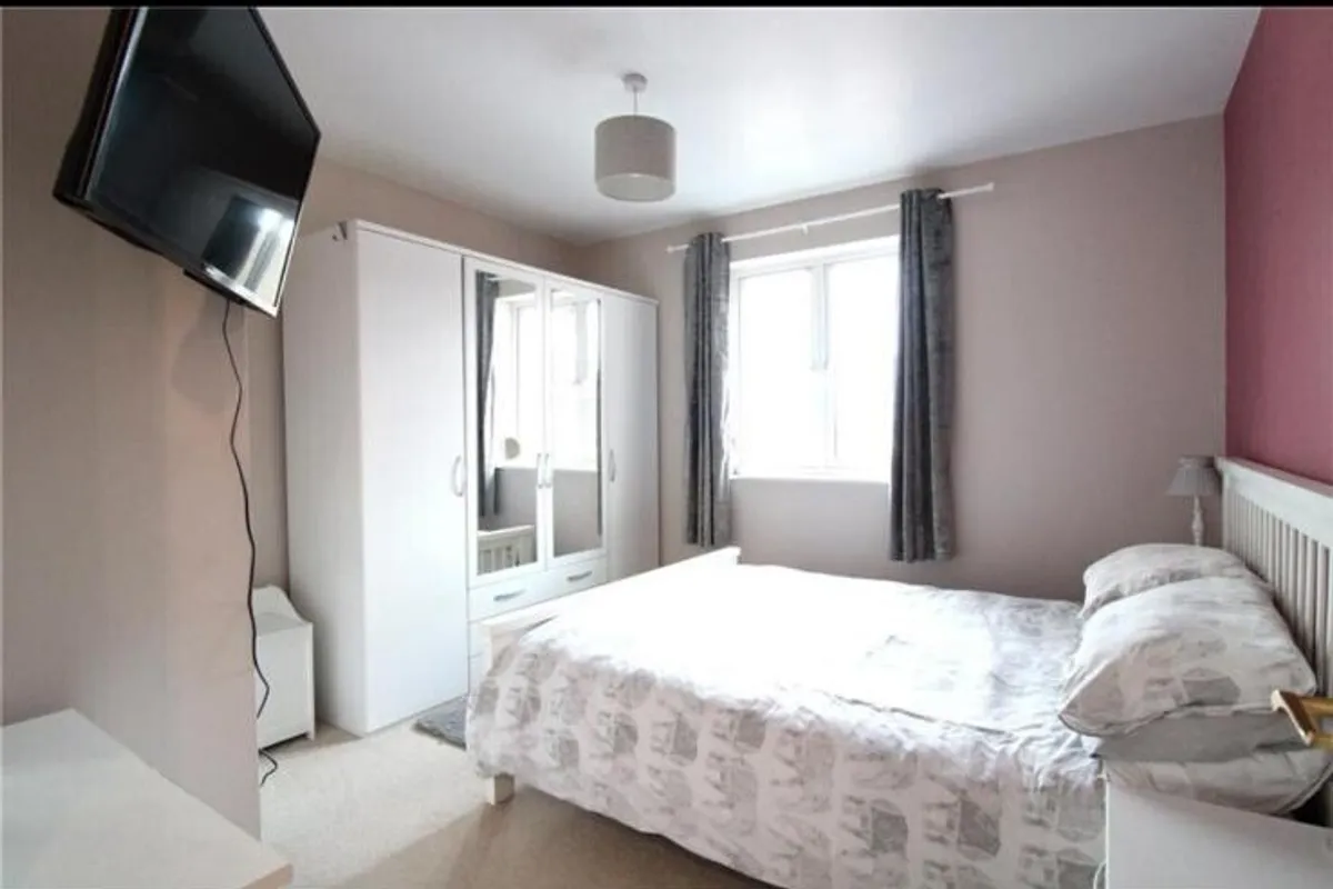Flat Swan Close in Stratton St. Margaret
