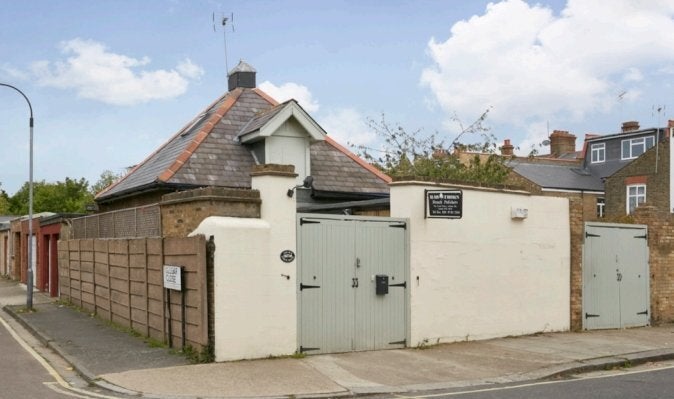 House Ollgar Close in Greater London