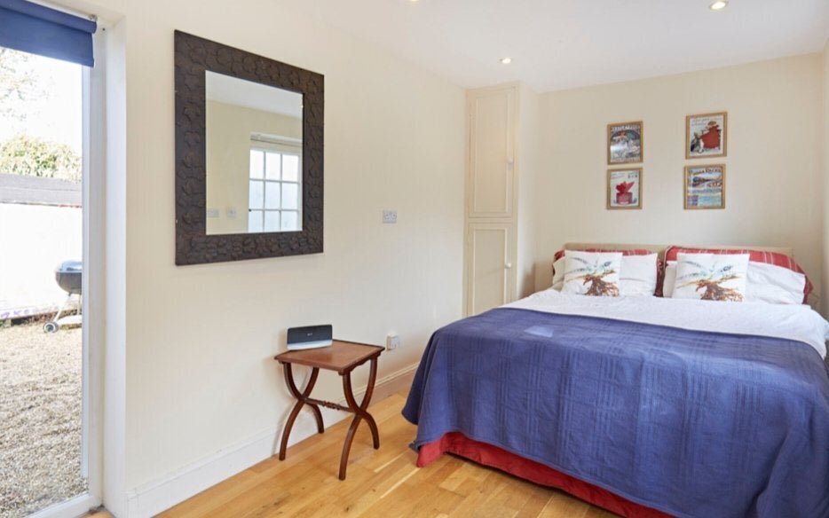 House Ollgar Close in Greater London