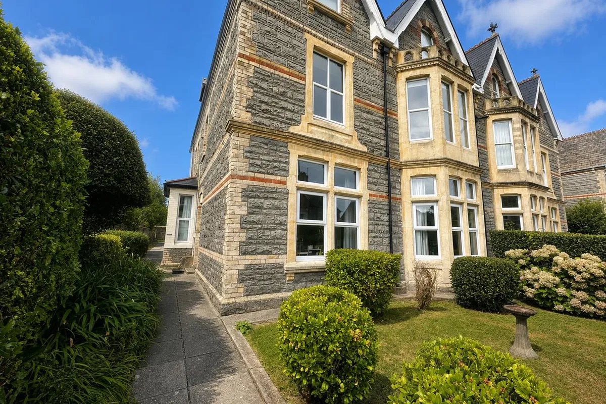 Flat Westbourne Road in Penarth