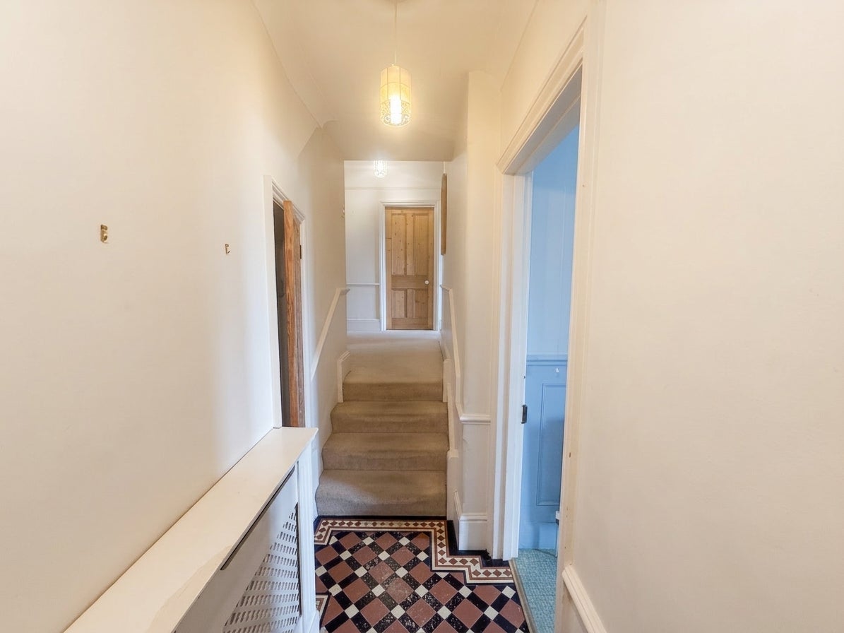 Flat Highland Road in Greater London