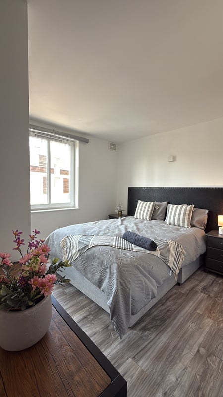 Room Coke Street in Greater London