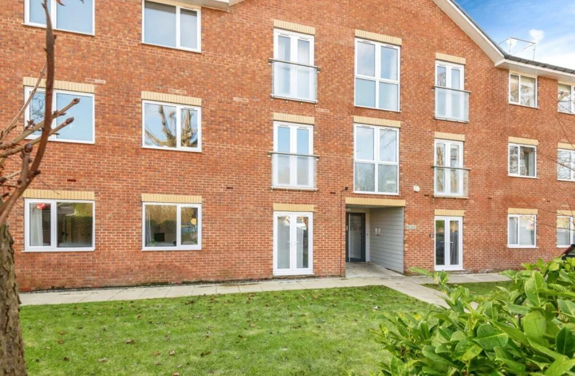 Flat Newton Garth in Leeds