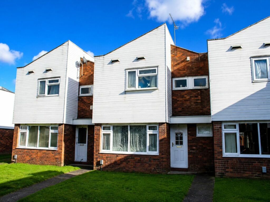 House Robin Hood Close in Rushmoor