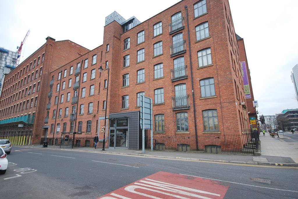 Flat Cambridge Street in Manchester