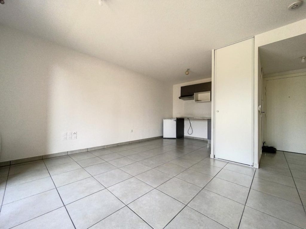 Appartement Rue Charles de Gaulle à Labastide-Saint-Sernin