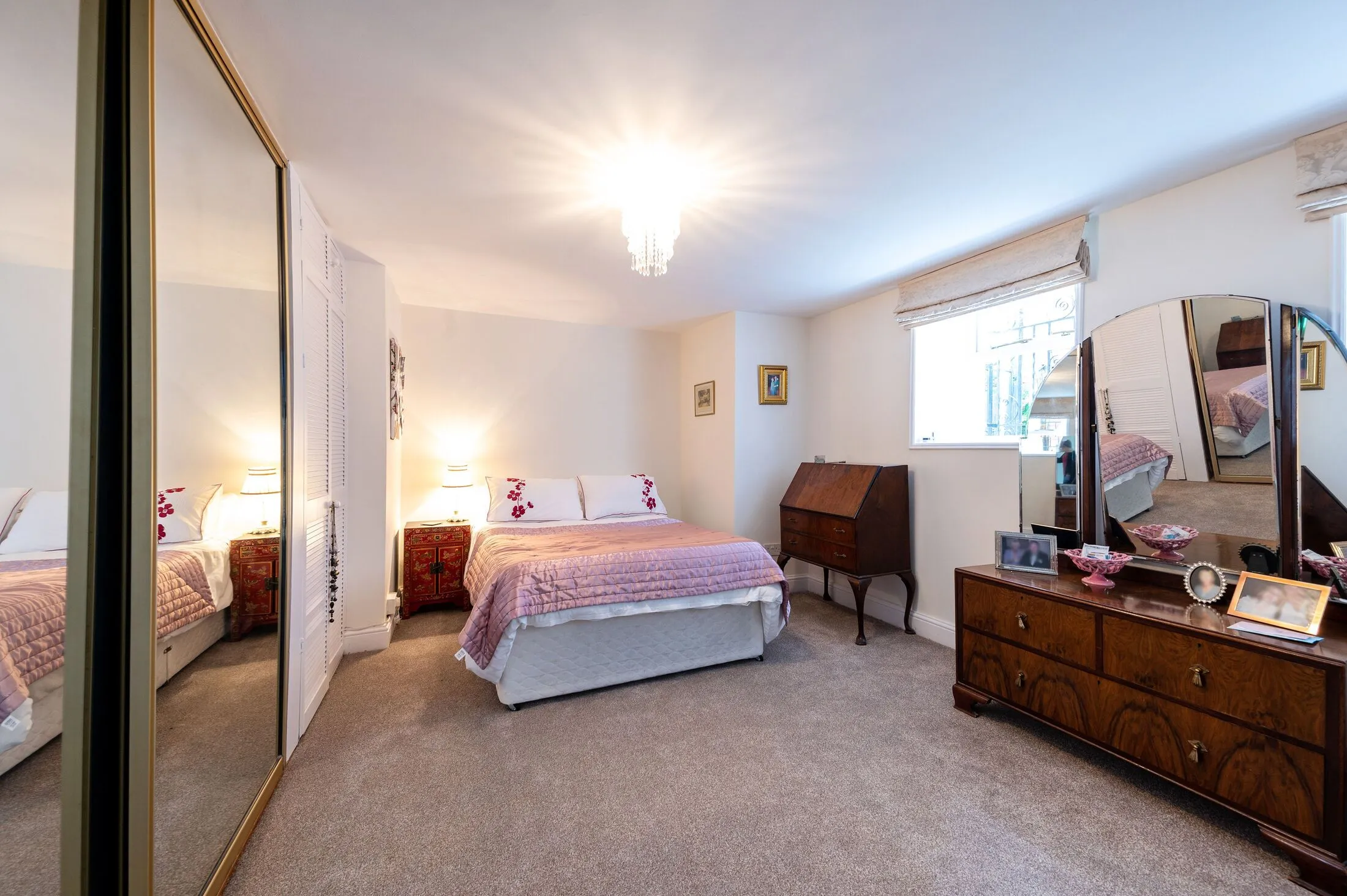 Flat Hermitage Road in Greater London