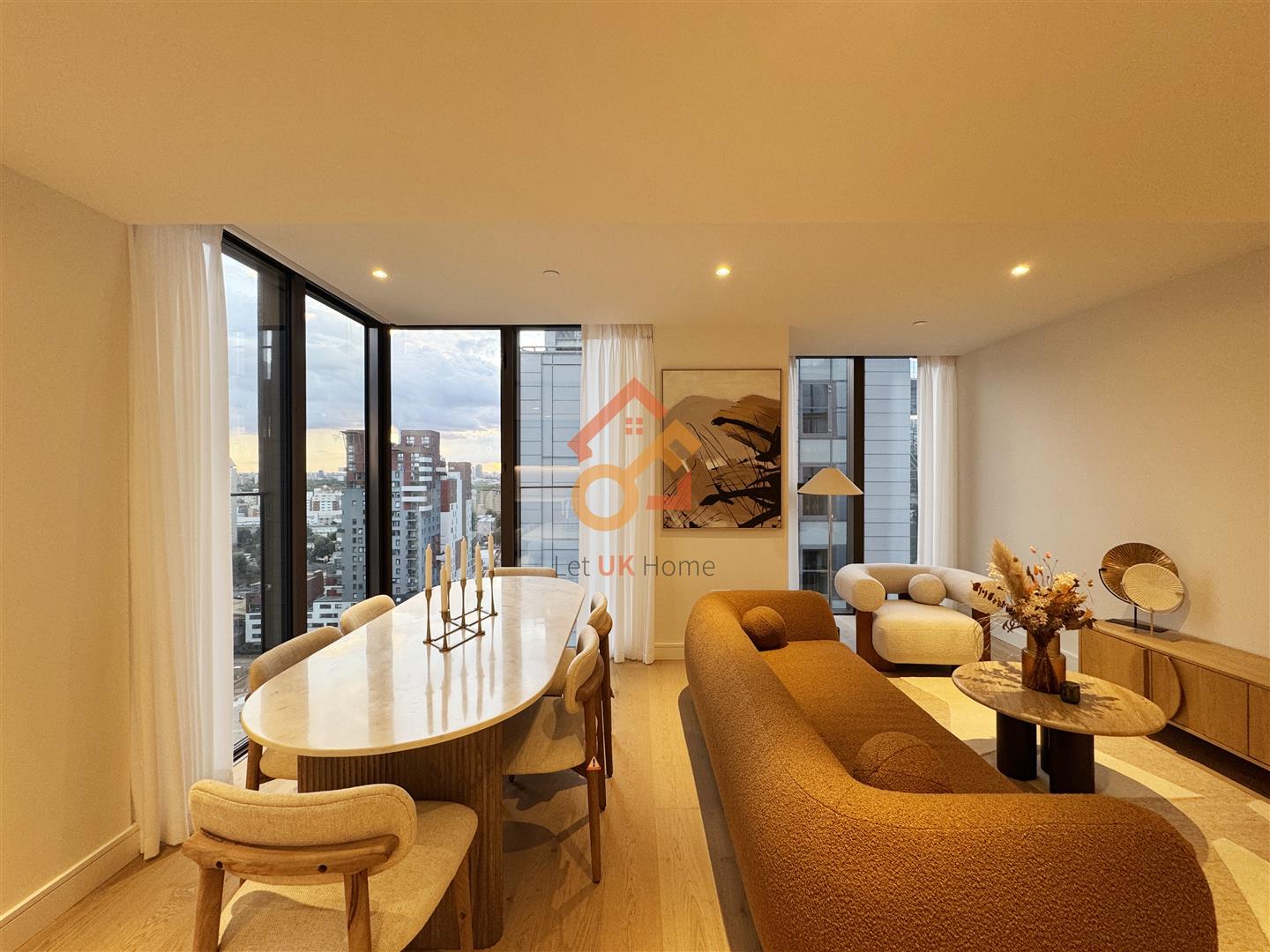 Flat South Quay Square in Greater London