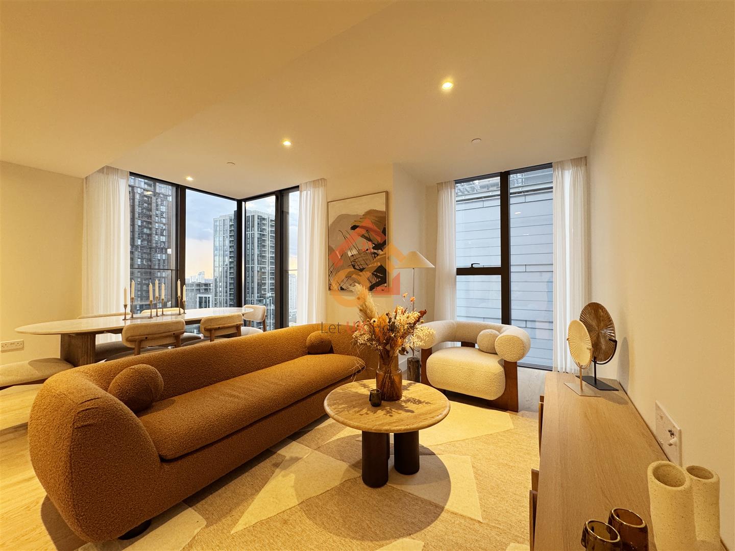 Flat South Quay Square in Greater London