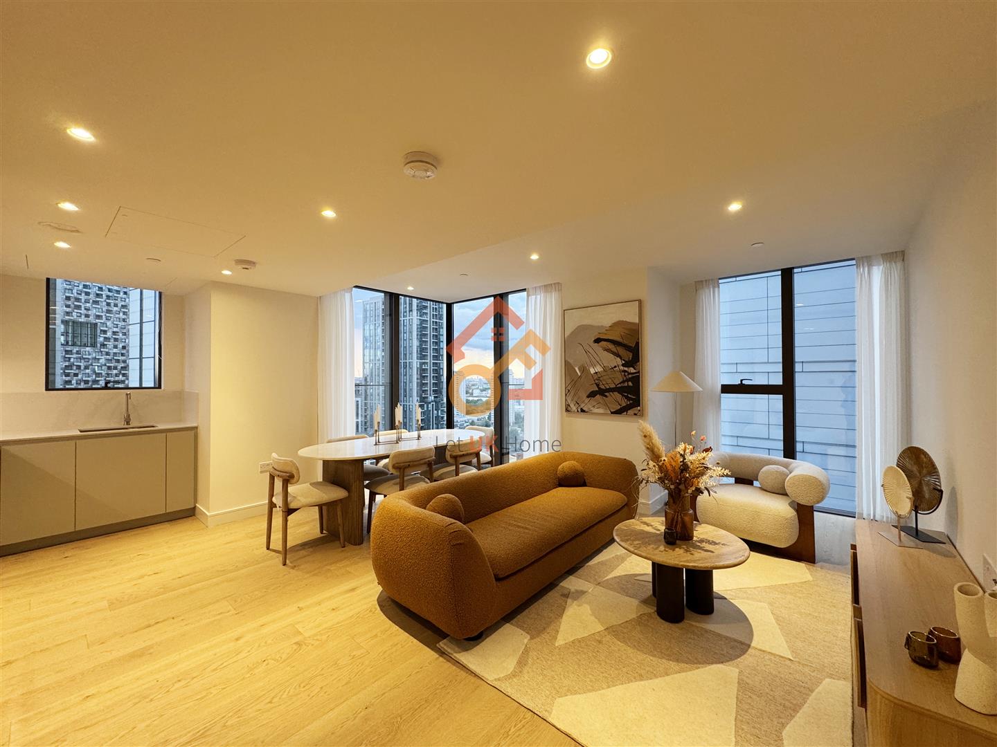 Flat South Quay Square in Greater London