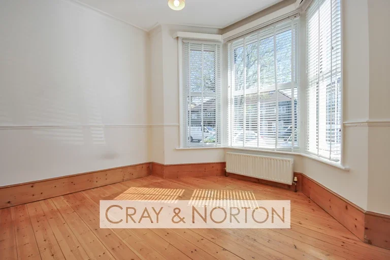 Flat Outram Road in London
