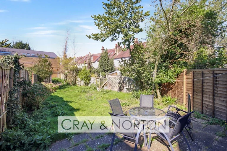 Flat Outram Road in London