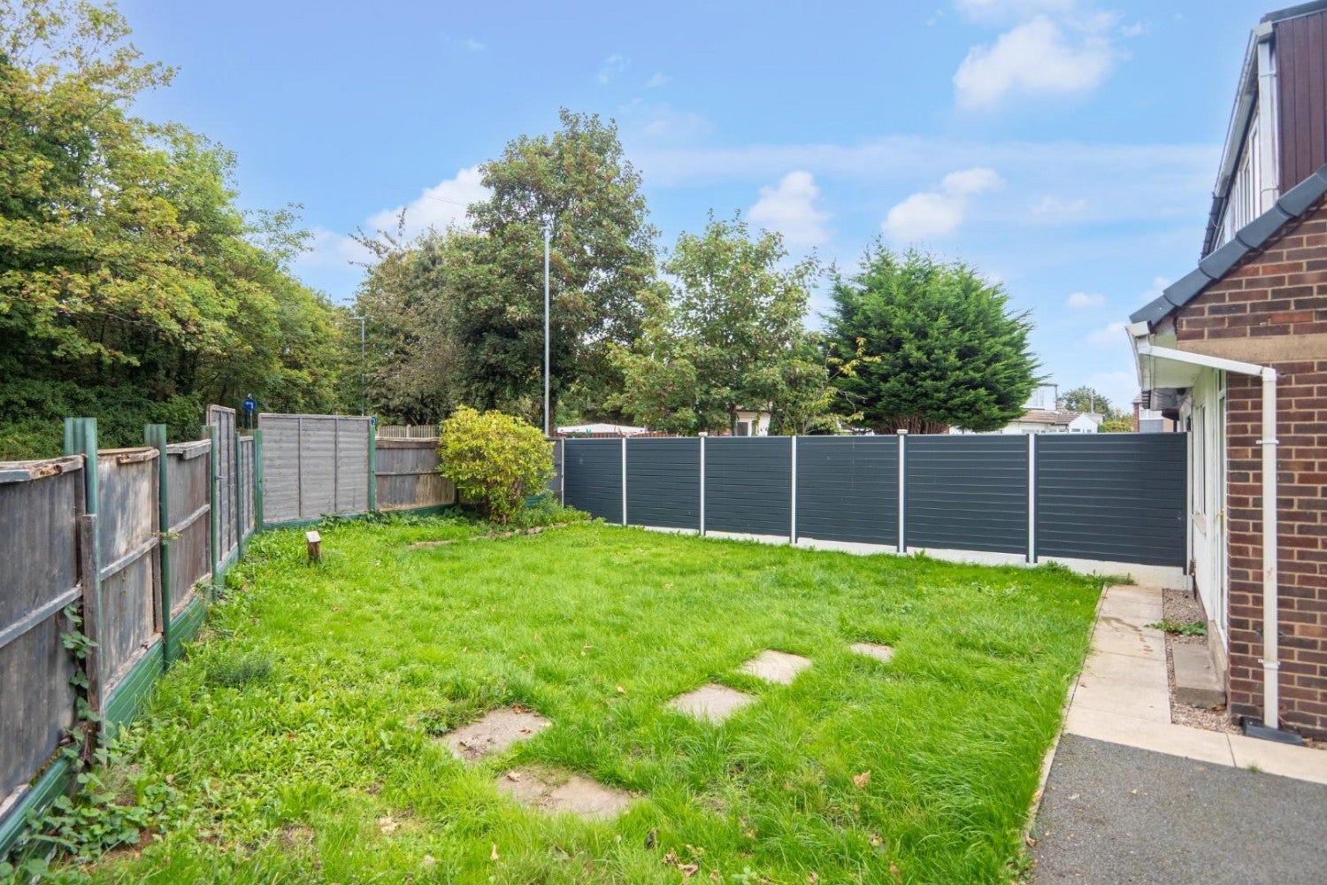 Flat Daleside Close in Leeds