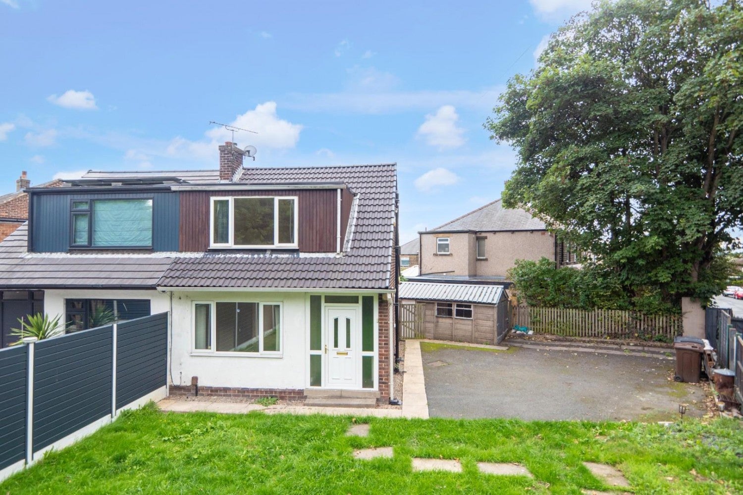 Flat Daleside Close in Leeds
