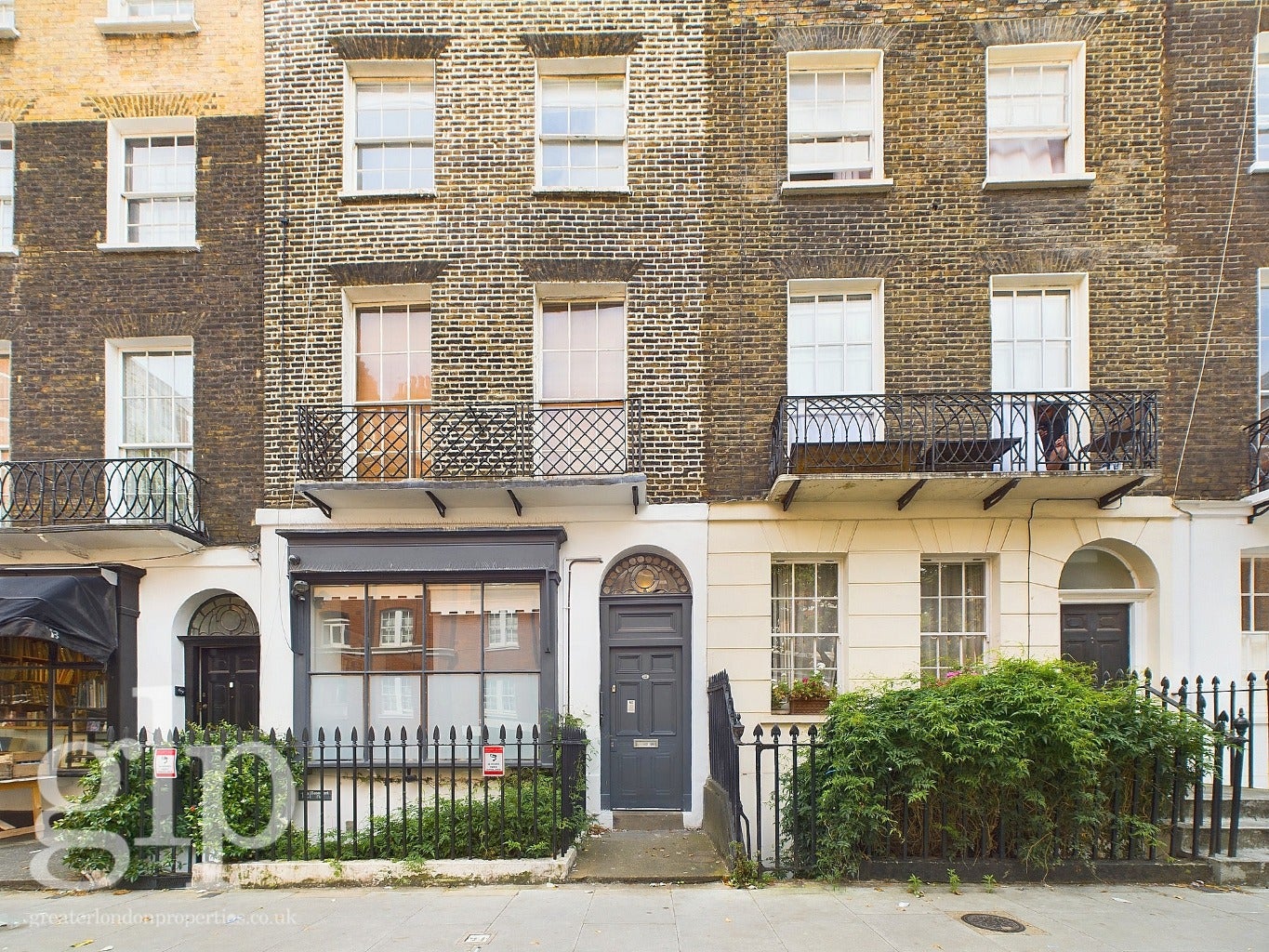 Flat Leigh Street in Greater London