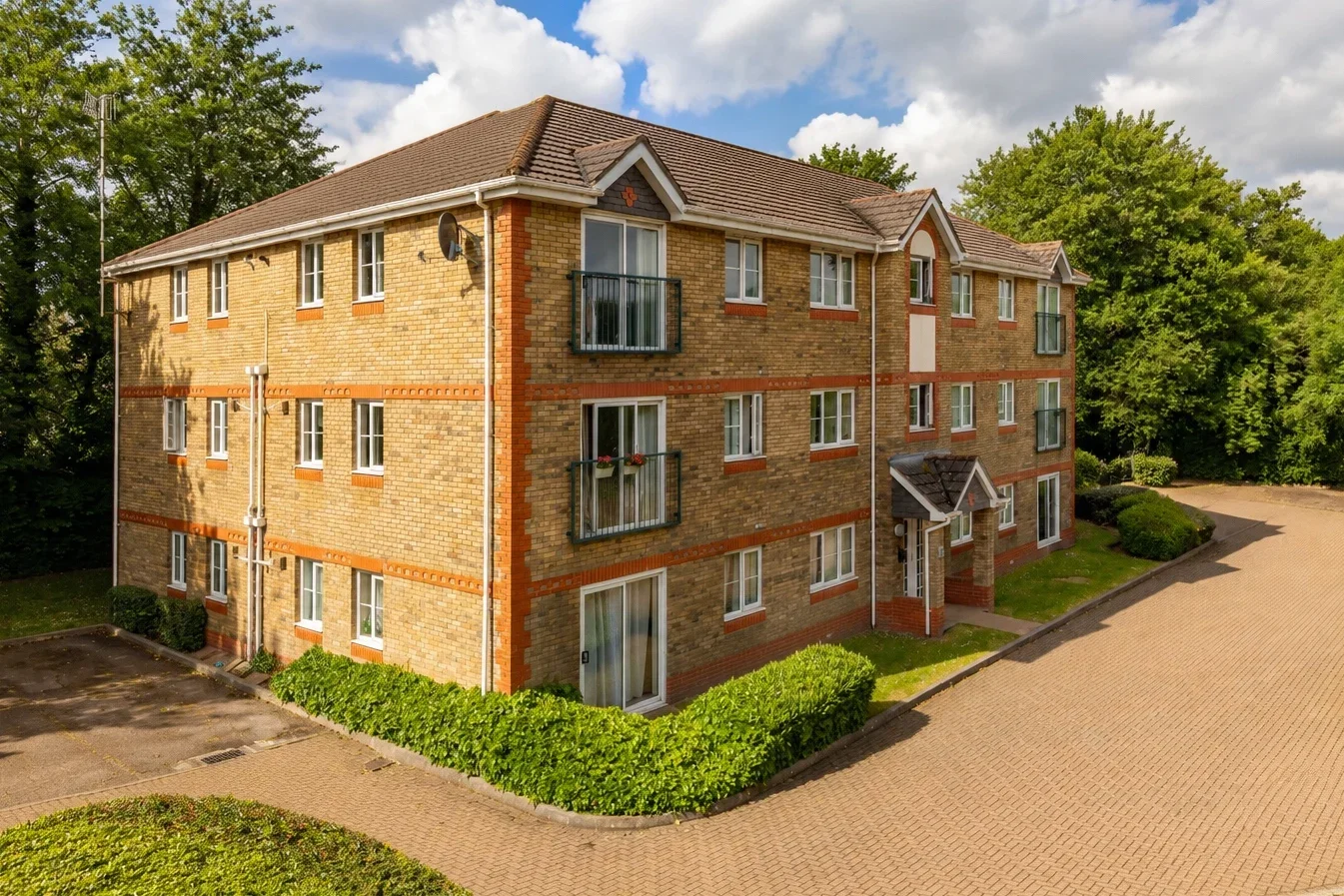 Flat Delfont Close in Crawley