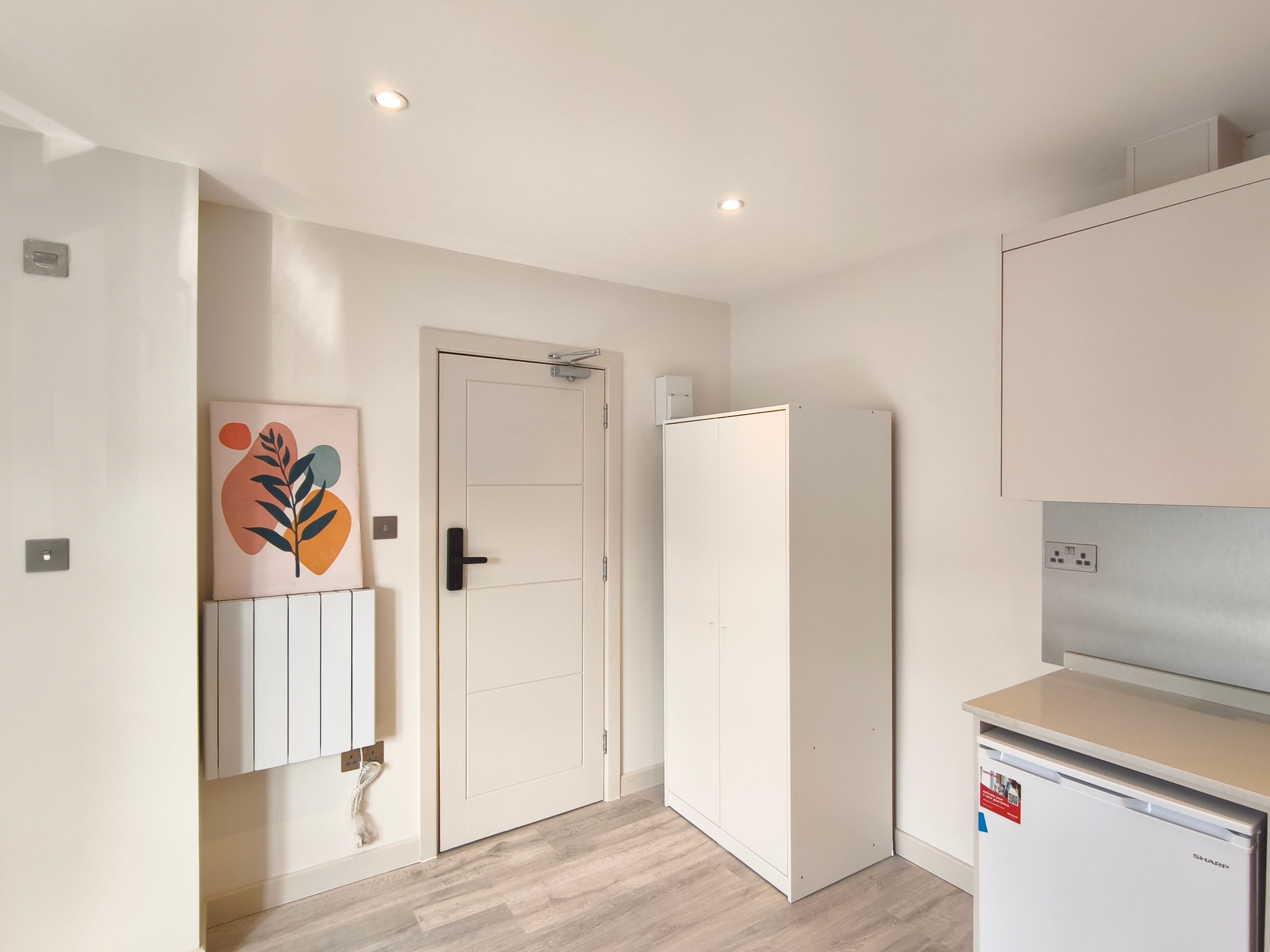 Flat Bisson Road in Greater London