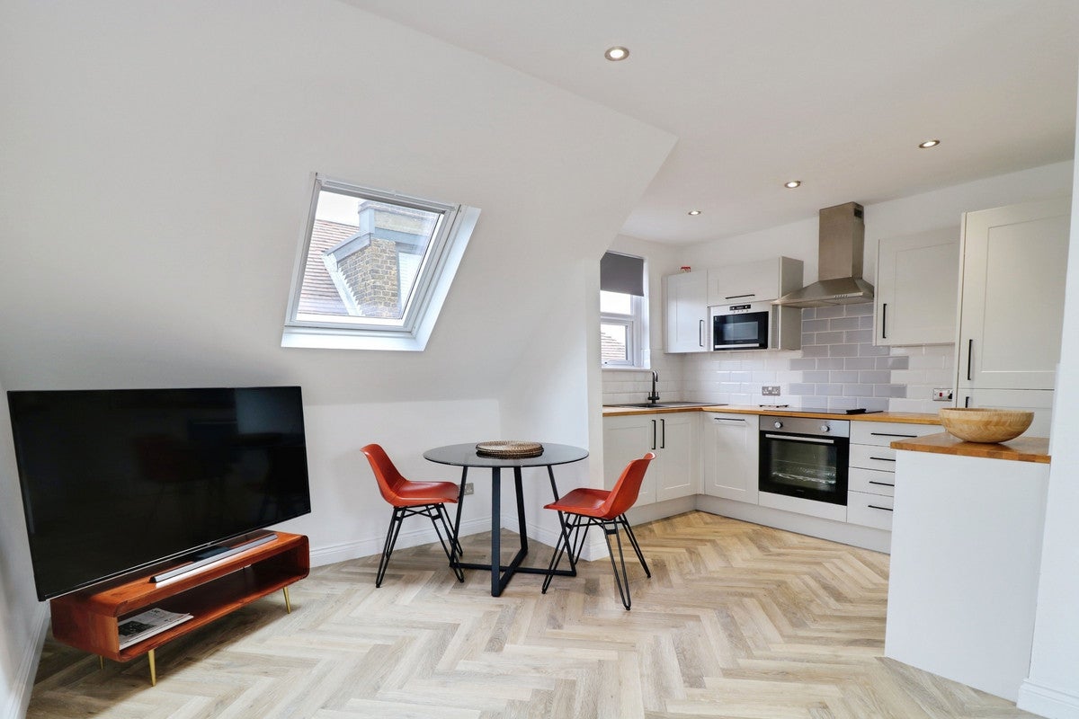 Flat Palmerston Road in Southend-on-Sea