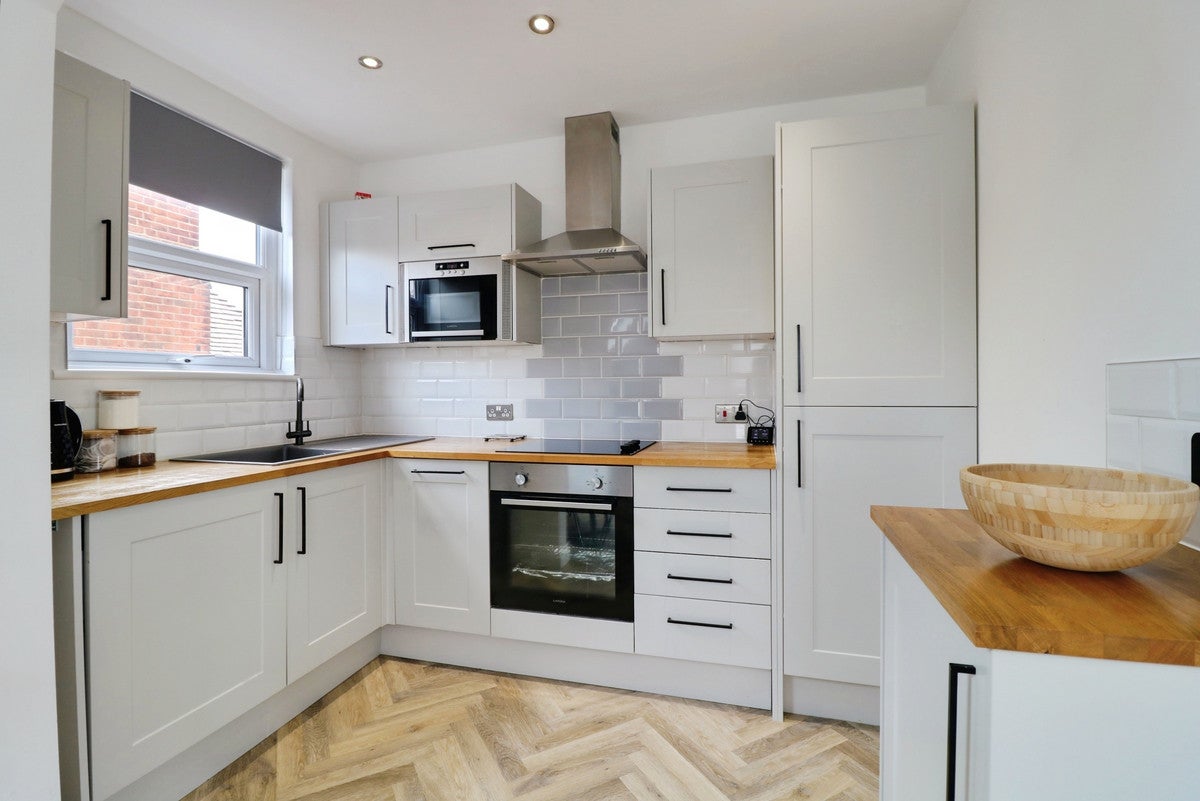 Flat Palmerston Road in Southend-on-Sea