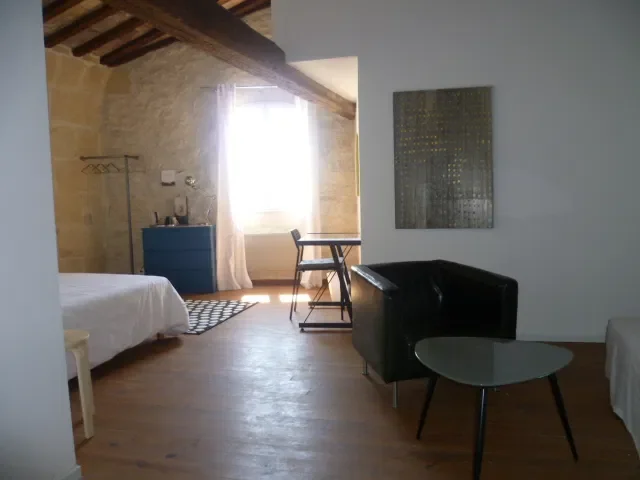 Chambre Rue Haute à Montfrin