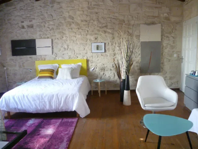 Chambre Rue Haute à Montfrin