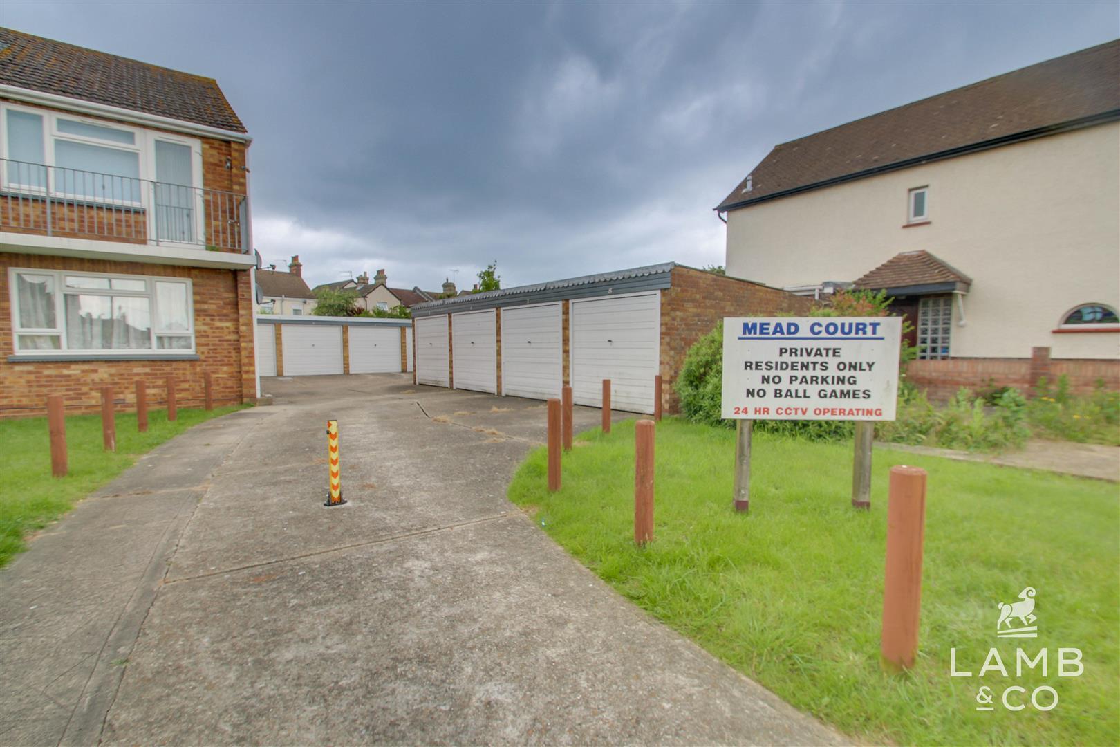 Flat Herbert Road in Clacton-on-Sea
