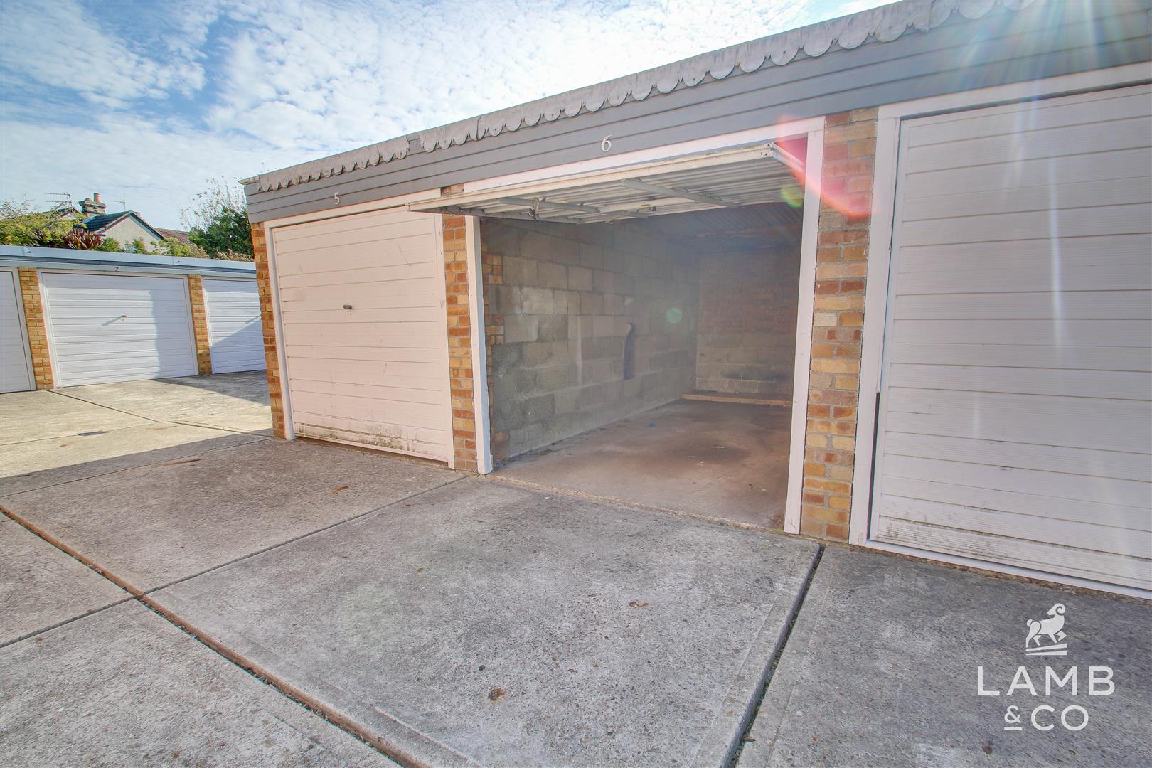Flat Herbert Road in Clacton-on-Sea