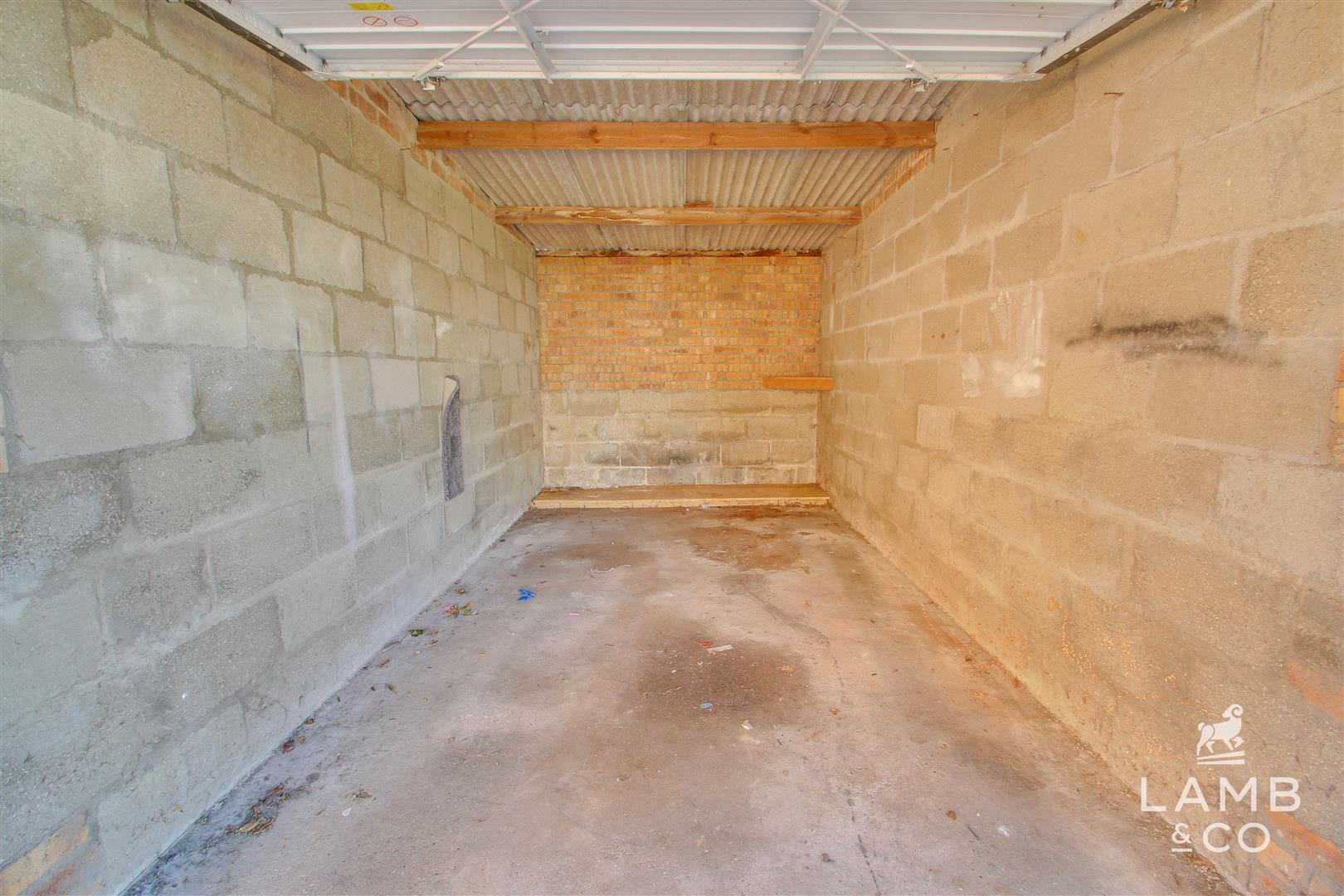 Flat Herbert Road in Clacton-on-Sea