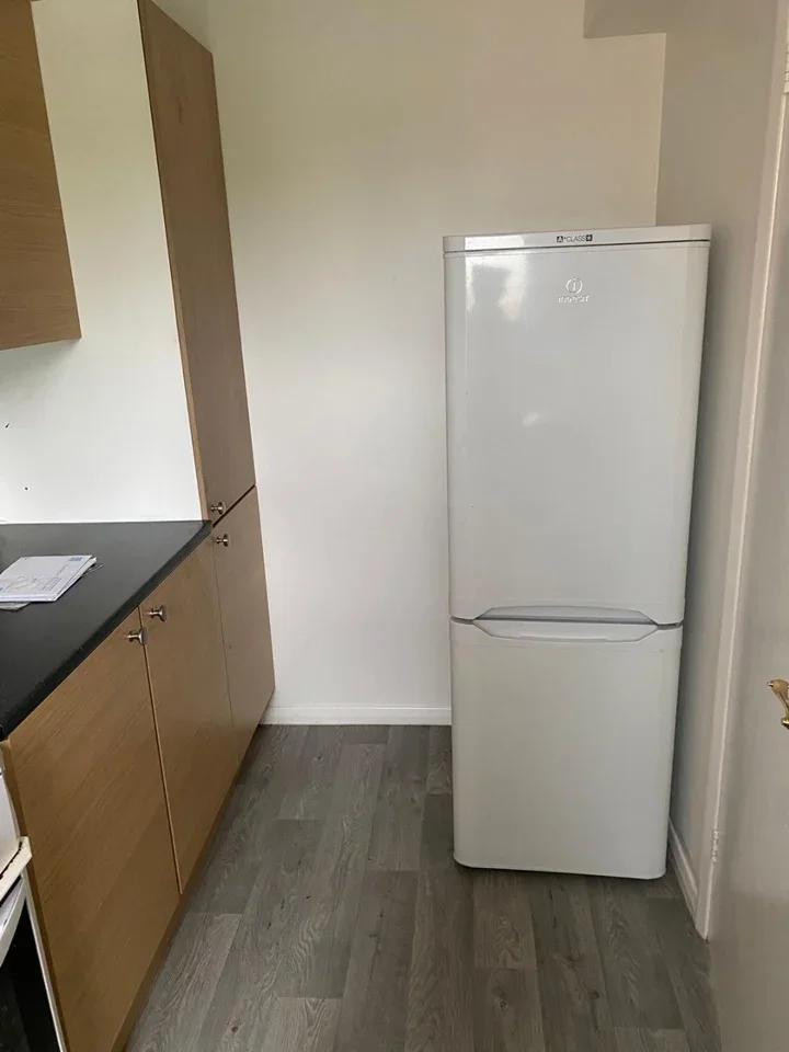 Flat Jack Clow Road in Greater London