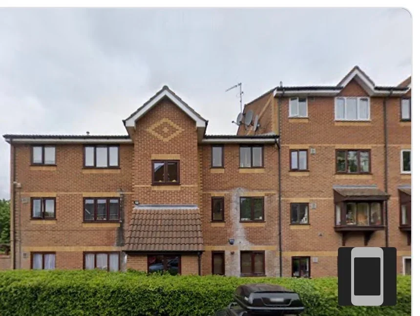 Flat Jack Clow Road in Greater London