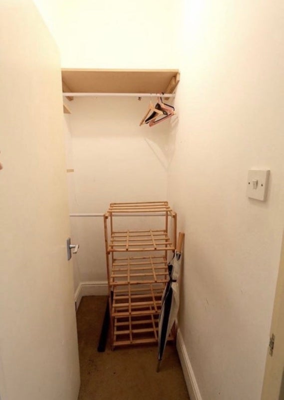 Room Askew Road in Greater London
