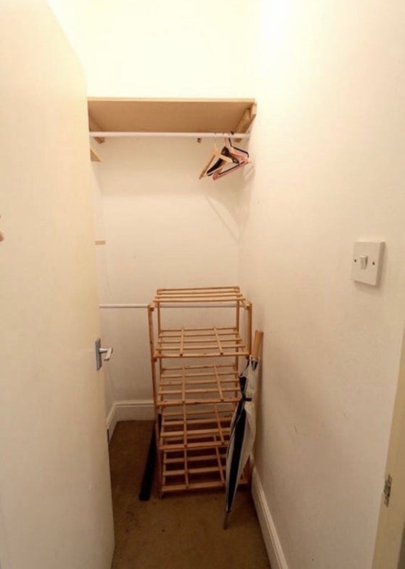 Room Askew Road in Greater London