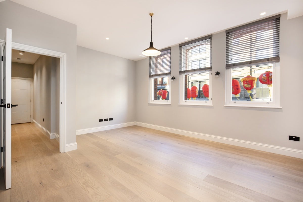 Flat Rupert Court in City of Westminster