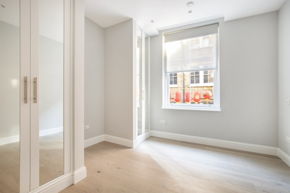 Flat Rupert Court in City of Westminster