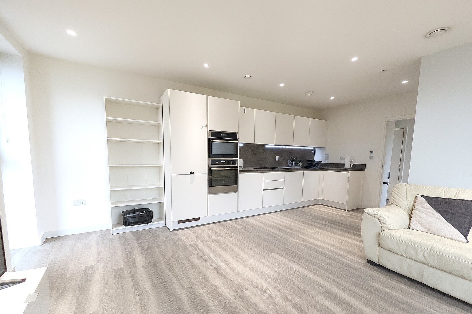 Flat Brent View Road in Greater London