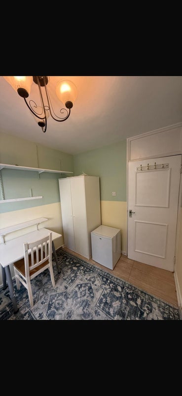Room Juer Street in Greater London