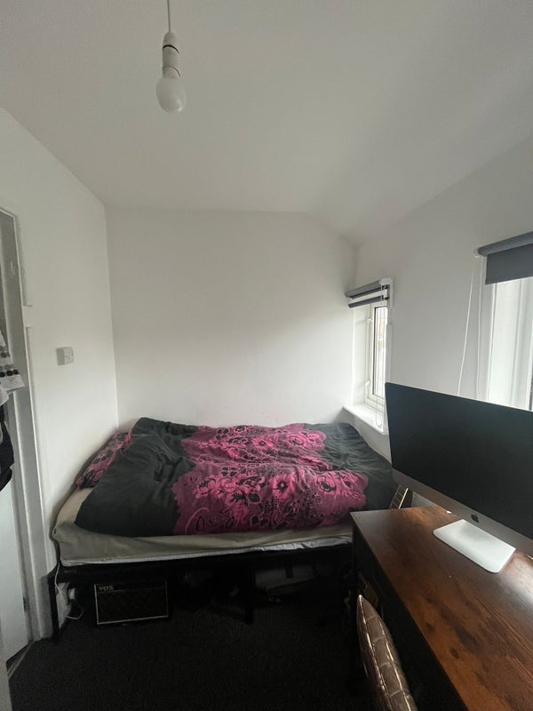 Room Windermere Road in Bristol