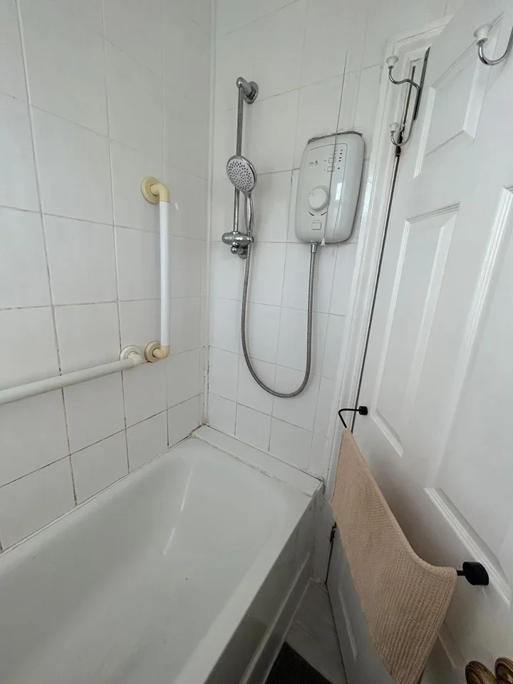 Room Danesbury Road in Greater London