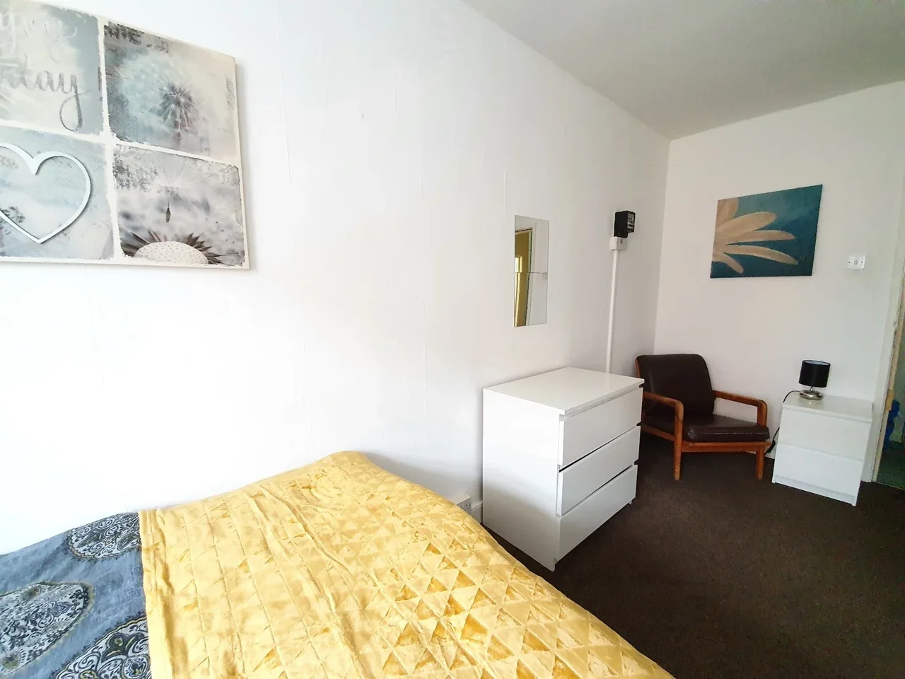 Room New Street in Dudley